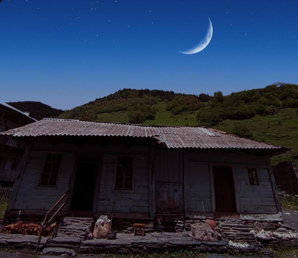 Raul Lushnu Darbaz Bed & Breakfast Mestia Ngoại thất bức ảnh